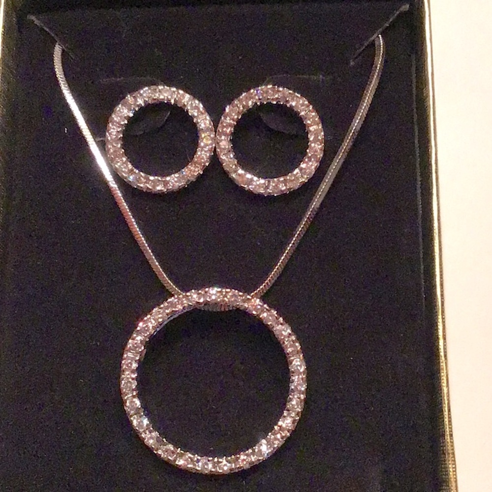 New Fashion Eternity Set, silver tone,rhodium plated, clear CZ’S 16”,1 3/4”ext.